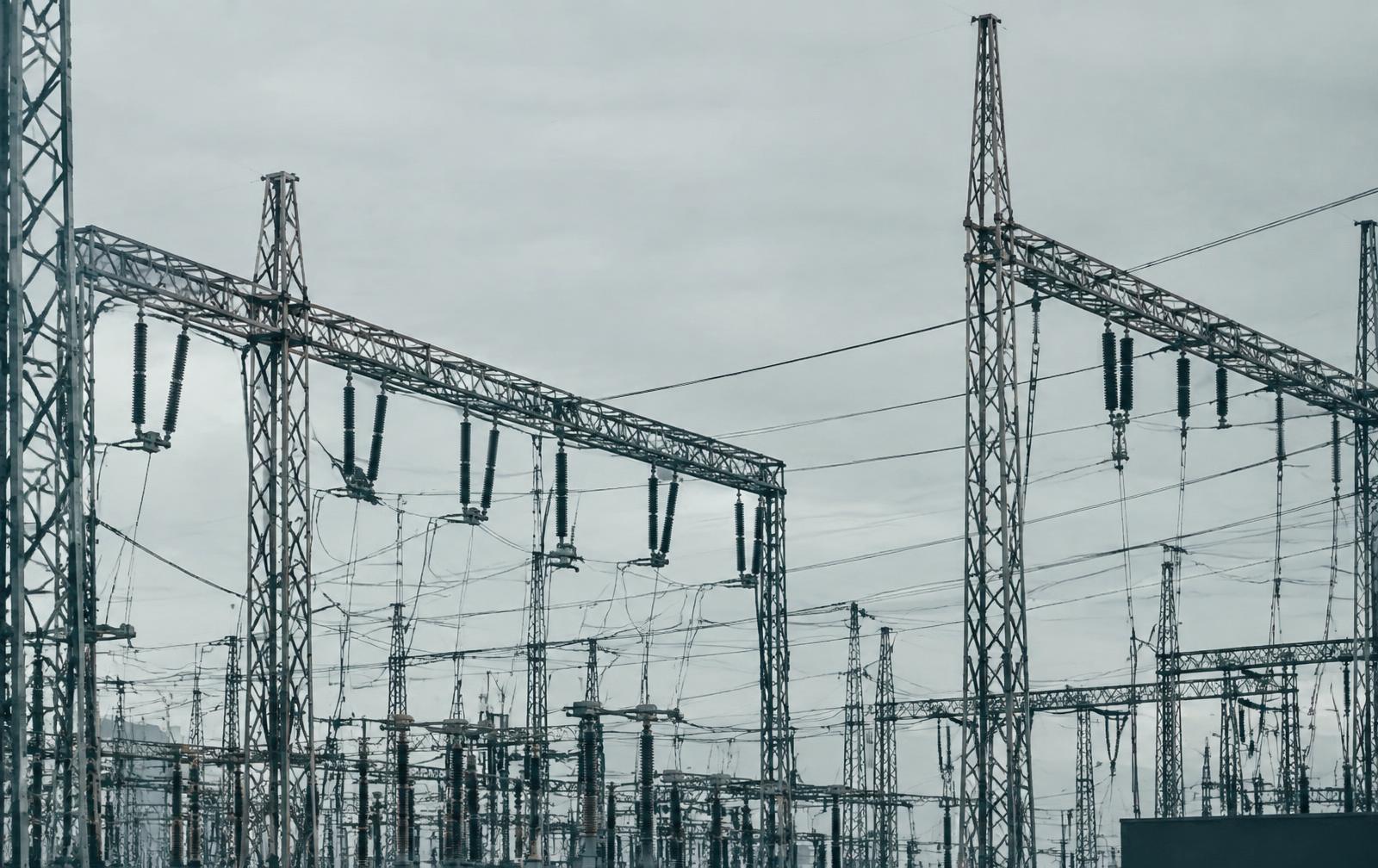 High-voltage energy substation
